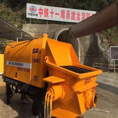 stroj na liatie betónu